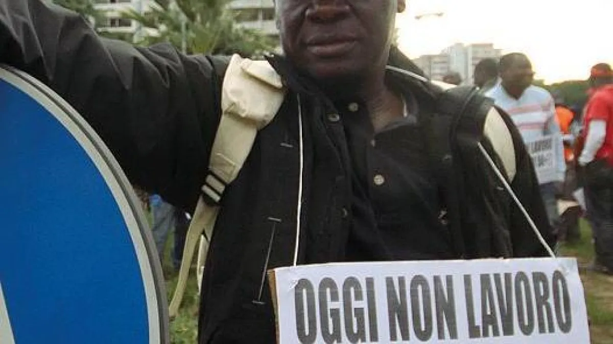 «È ferito? Buttatelo»: la frase choc sui braccianti. Nel blitz anti caporalato sei arresti: tra loro un ex carabiniere