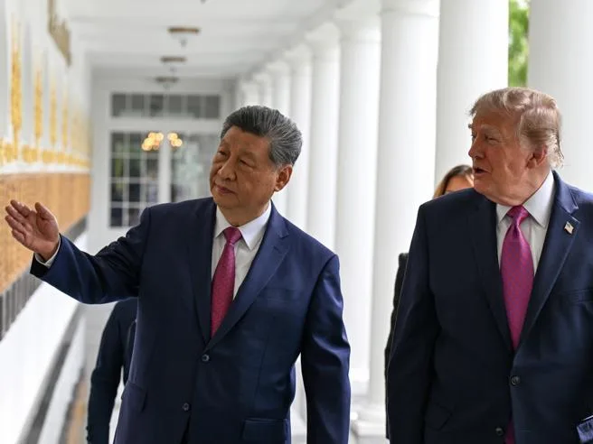L’incontro Trump-Xi. Cosa c’è nel Decreto Scuola. Chi non paga le tasse | Il podcast