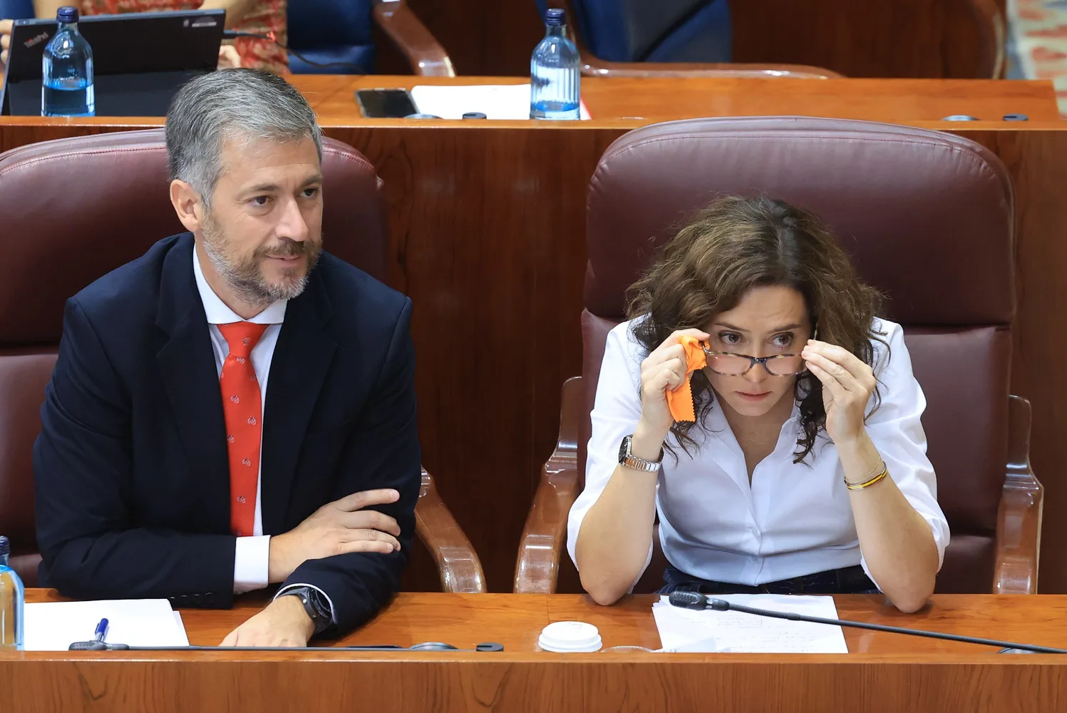 Ayuso se anticipa al fallo de la Junta Electoral y anuncia alegaciones para evitar el voto en Madrid de descendientes de exiliados de otras regiones