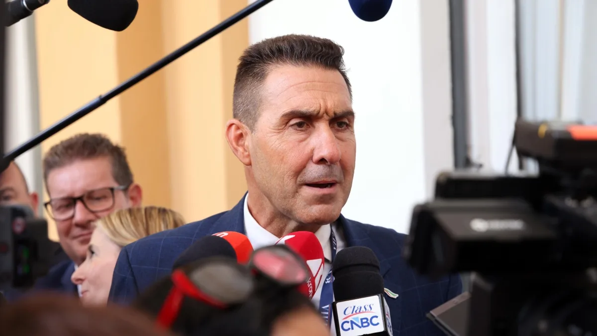 Vannacci relatore al convegno della polizia: è polemica. Il sindacato Silp: «Altro che aggiornamento professionale, incontro politico»