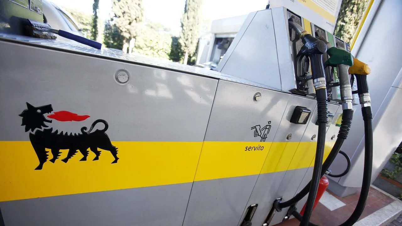 L'Eni mette un tetto massimo sui carburanti: 2,19 euro per il gasolio, 1,99 per la benzina