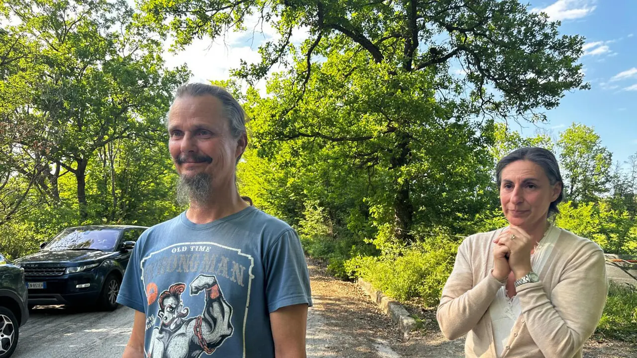 Nuova assistente sociale per la famiglia del bosco