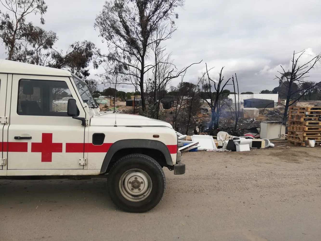 Muere un inmigrante en el incendio de un asentamiento chabolista en Palos de la Frontera (Huelva)