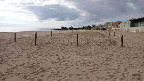 Encuentran el cuerpo sin vida de una mujer en una playa de Vilassar de Mar