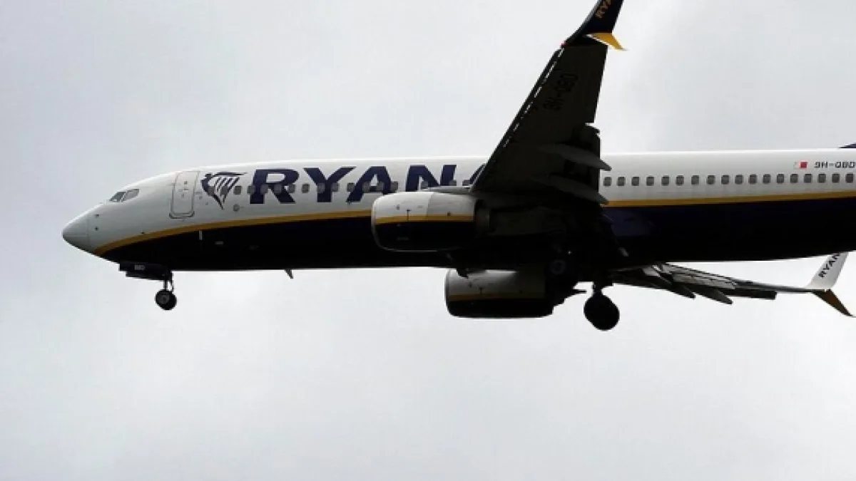 Ryanair, il Boeing atterra a Manchester con soli 9 minuti di carburante: cos’è successo sul volo Pisa-Prestwick. Gli inquirenti: episodio grave