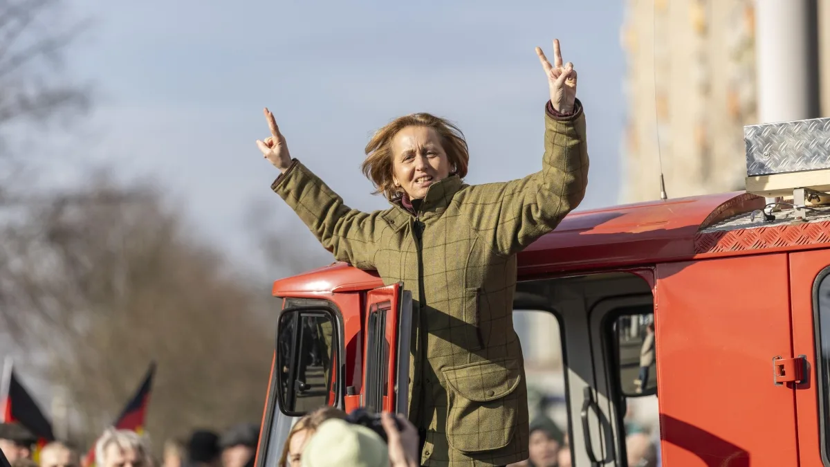 Von Storch, numero 3 dell'Afd: «Via un milione e mezzo di afghani e siriani Alleggeriremo il Paese»