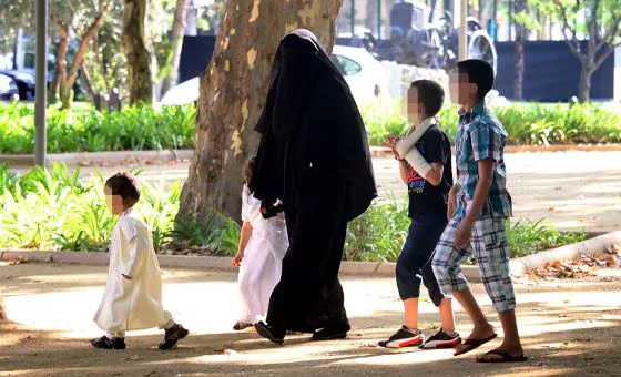 El Ayuntamiento de Lleida prohíbe el burka en los espacios públicos
