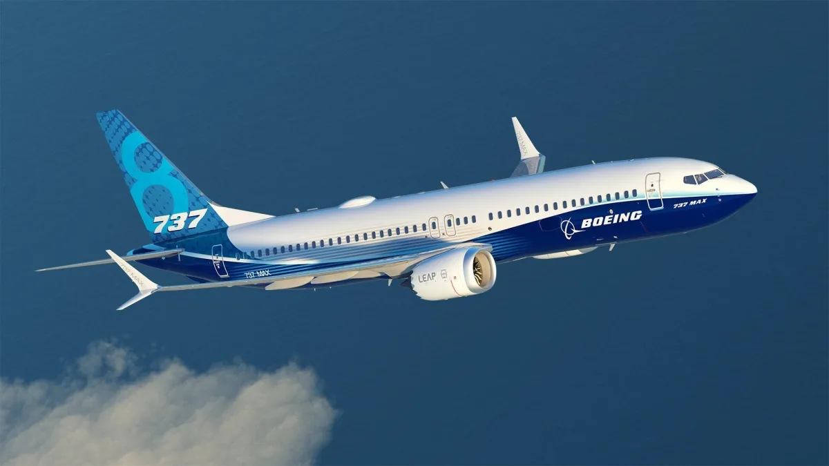 Boeing, nuova grana per il 737 Max: «Problemi al software durante la fase di atterraggio»