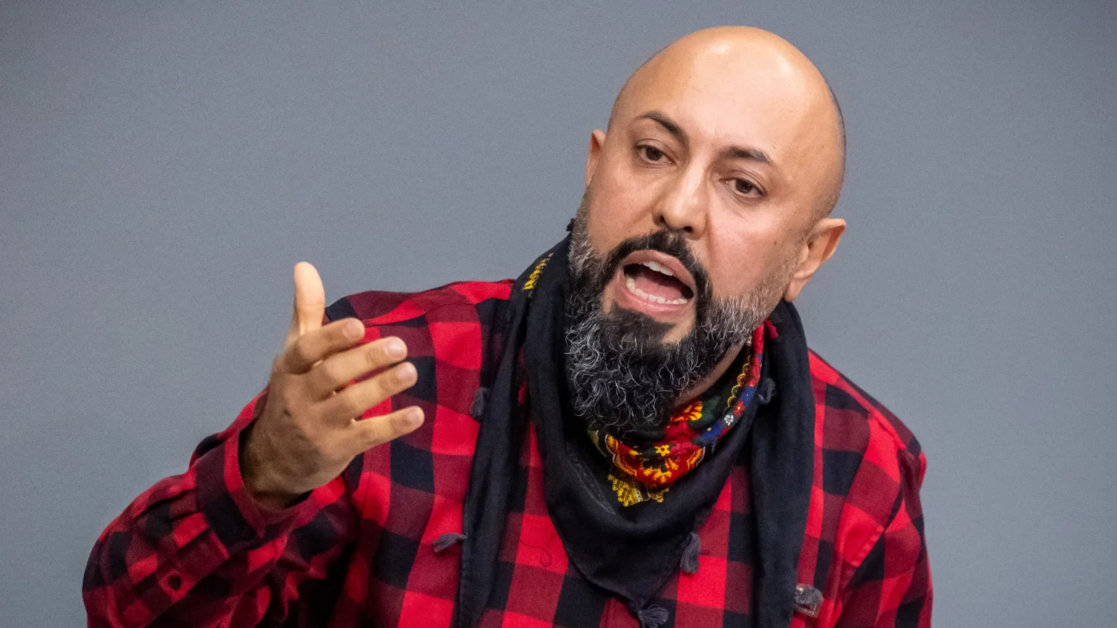 Deutschland-Liveblog: Ferhat Koçak nimmt vorerst nicht an Sitzungen teil
