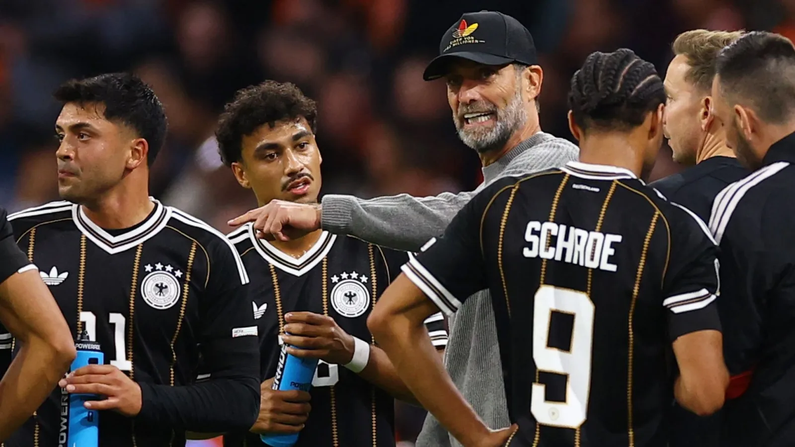 Noch viel zu lernen: Pauker Klopp und seine Pennäler