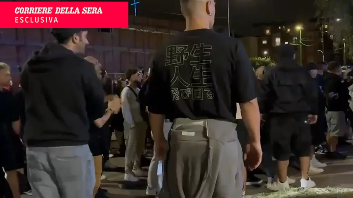 La caccia agli immigrati nelle ronde a Rozzano: nel video i residenti "esasperati"