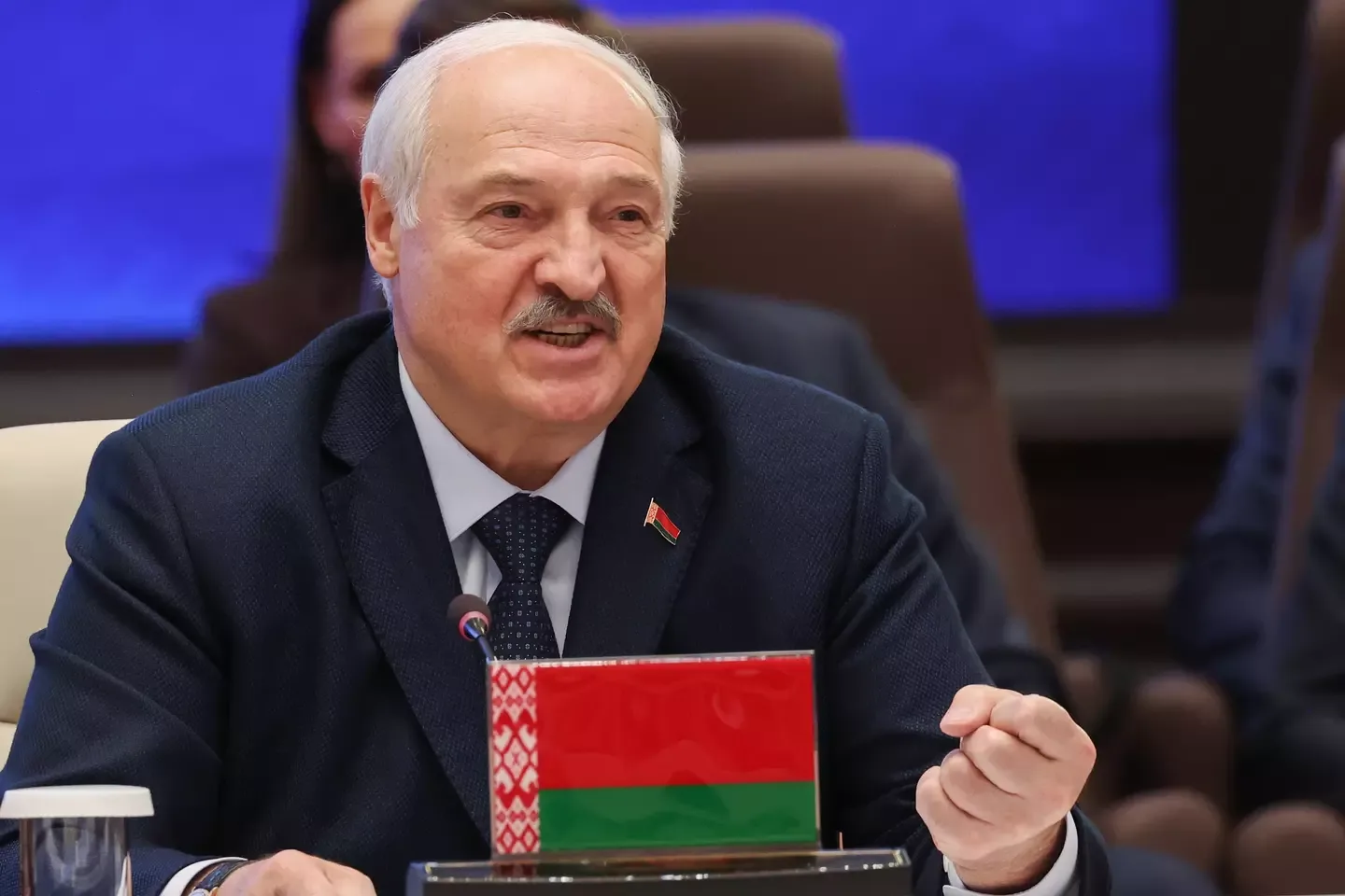 Belarus' authoritarian leader meets U.S. envoy to push for lifting sanctions