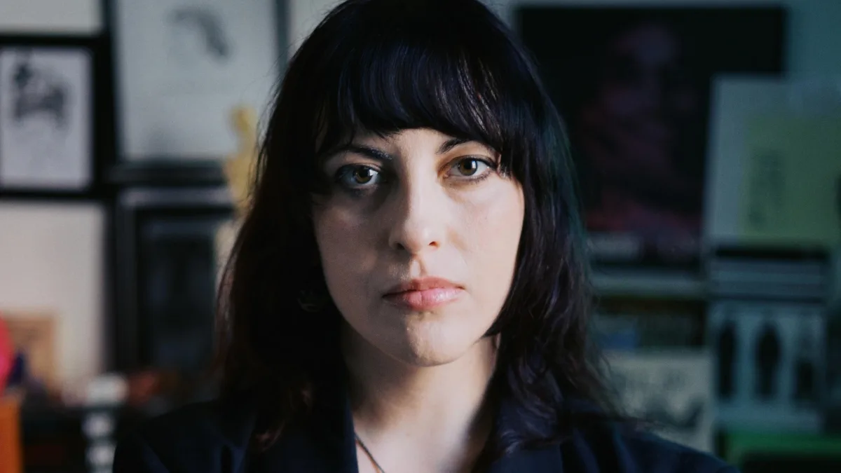 Serena Mazzini e la radicalizzazione dei giovani online: «Emergenza altissima: c'è un'intera generazione "rotta". Così mi sono infiltrata nei meandri oscuri del web»