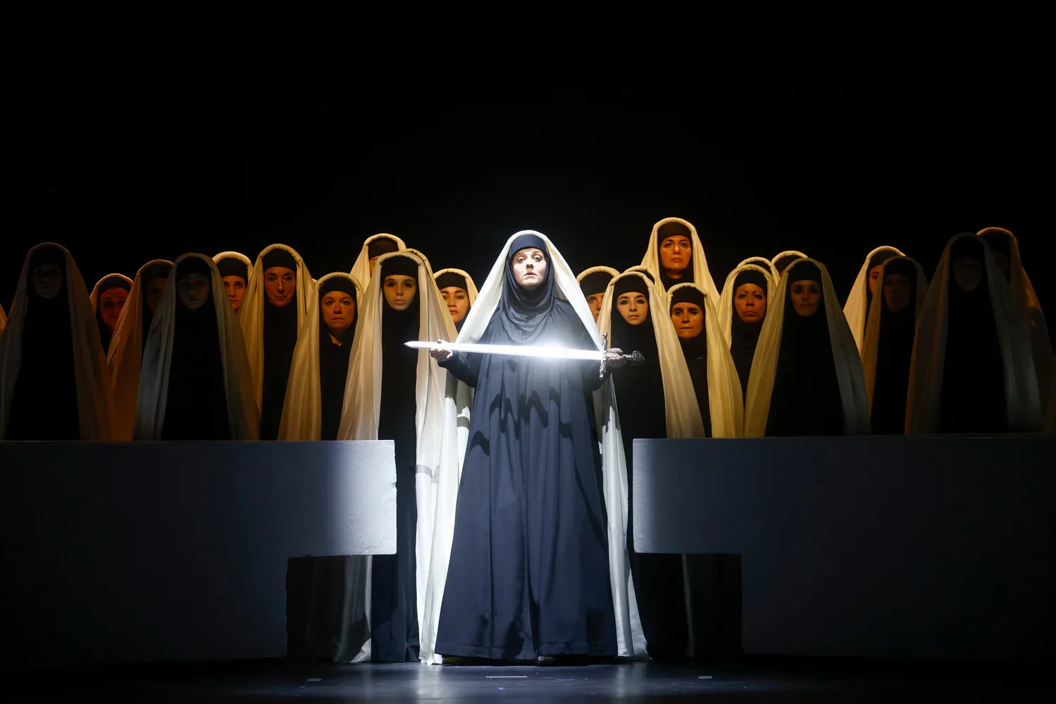 El Liceu abre la temporada con una Aida que denuncia el horror de la guerra