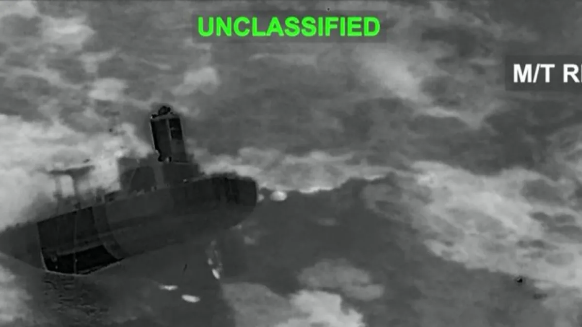 Battaglia navale a Hormuz: nuovi attacchi incrociati fra americani e pasdaran. E l'Iran chiude altre rotte| Media iraniani: «Esplosioni sull'isola di Qeshm»
