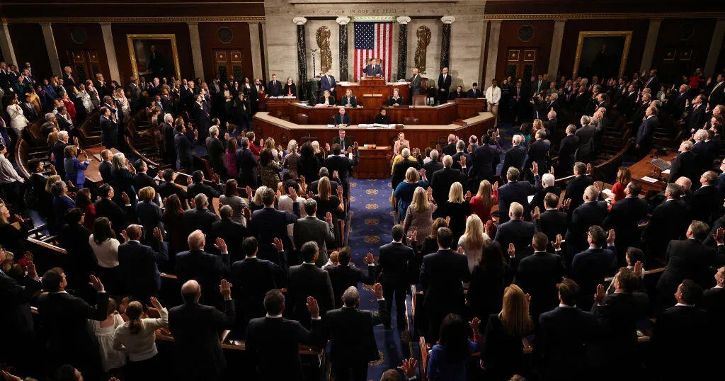 CBS News Battleground Tracker poll: Democrats hold edge in bid for House control