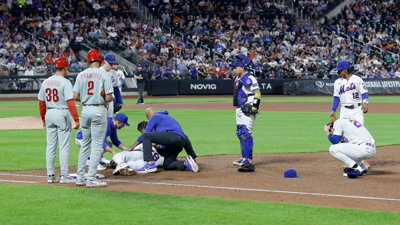 Mets' Young taken to hospital after scary collision with teammate
