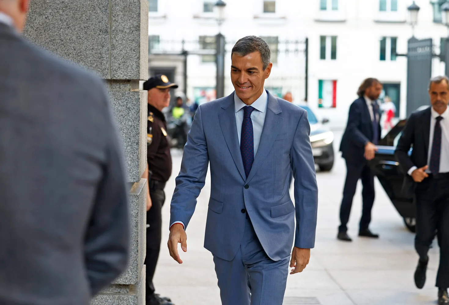 Crisis en Ceuta y actualidad política, en directo | Sánchez y Feijóo se enfrentan en medio de las tensiones por Ceuta y la ‘ley de nietos’