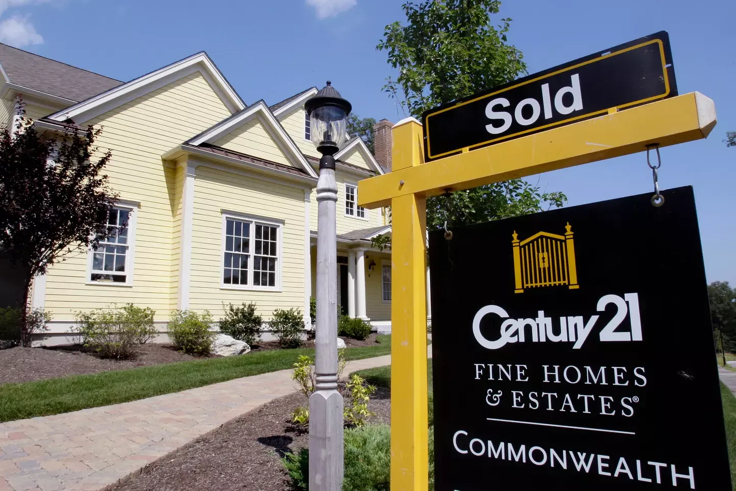 Mortgage rates brush 7%, weighing on buyers, sellers and further straining a bleak housing market