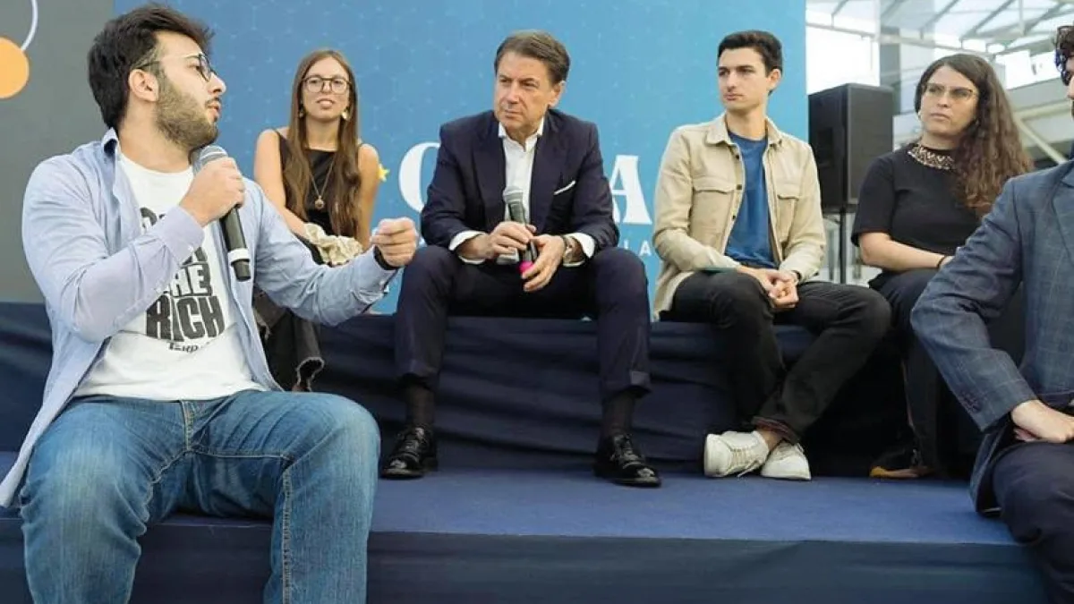 I comitati per «Conte presidente»: il leader M5S vuole scalare l’alleanza. Il Pd: pronto a correre anche solo?