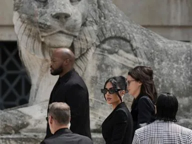 A Paris court awards Kim Kardashian 1 euro after her 2016 robbery