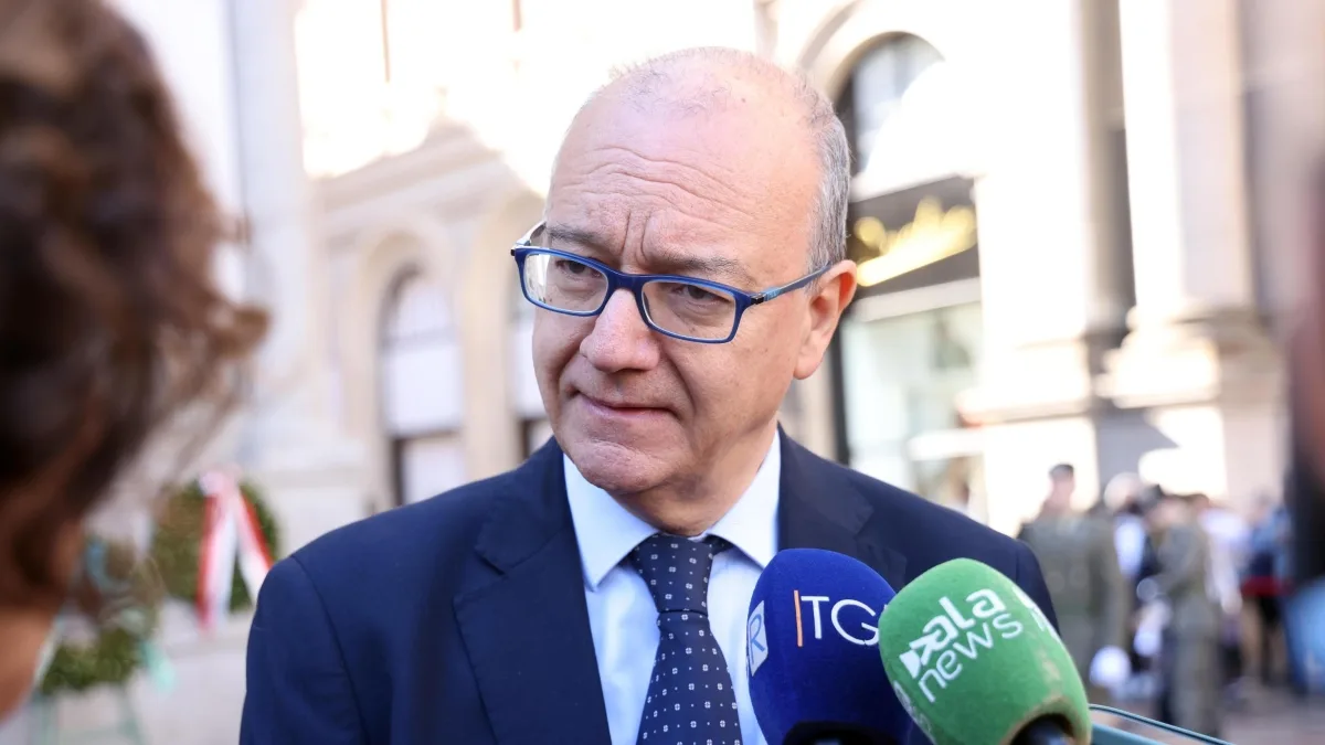 Valditara: «Tetto agli studenti stranieri? La norma non riguarda chi conosce l'italiano. Mi preoccupa molto la "fuga dei bianchi"»
