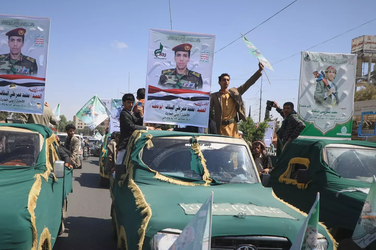 Saudi-backed forces in Yemen step up strikes against Houthis as oil crisis escalates