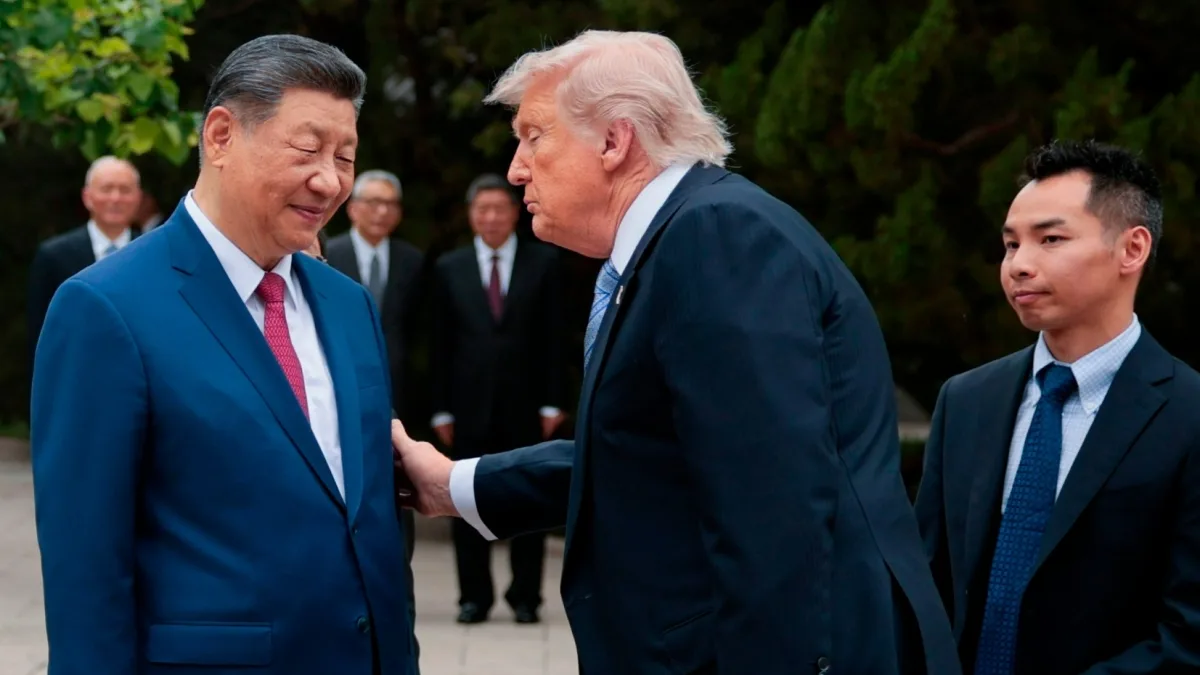 «Stabilità costruttiva»: Xi va a Washington e cerca distensione nella sfida con gli Usa. L'accoglienza (inconsueta) all'aeroporto e il cerimoniale marziale