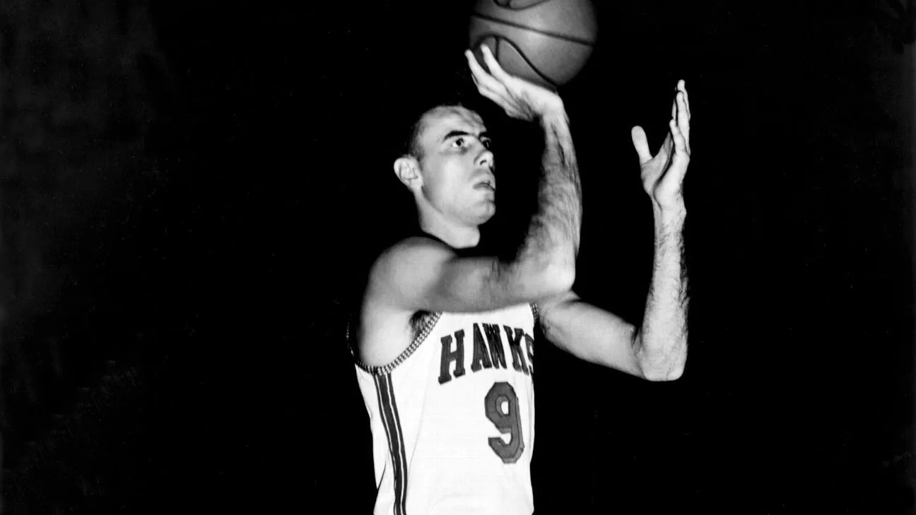 High-scoring Pettit, 2-time NBA MVP, dies at 93