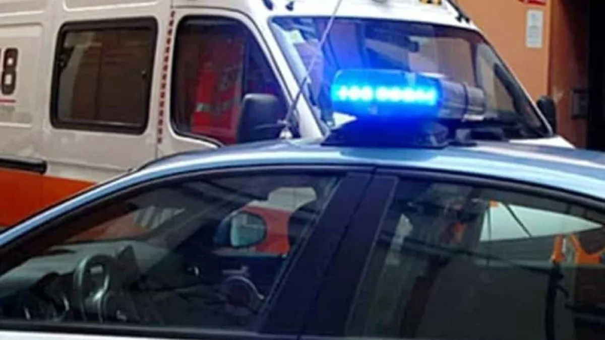 Cadavere di un 32enne abbandonato al Pronto soccorso: si cercano due uomini su un'auto nera